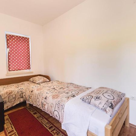 Cozy Apartment In Blace With Wifi Exteriör bild