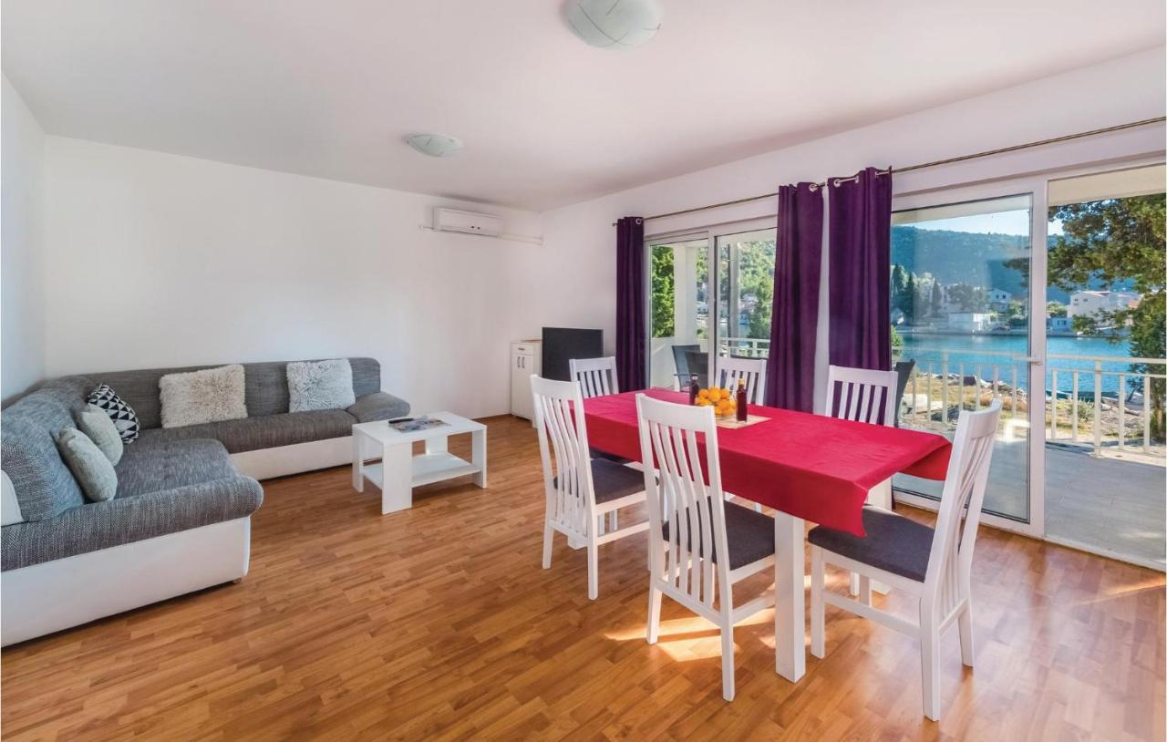 Cozy Apartment In Blace With Wifi Exteriör bild