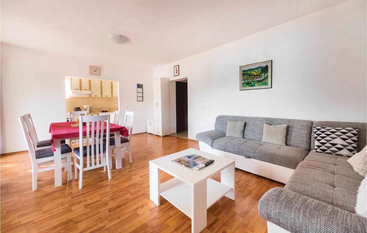 Cozy Apartment In Blace With Wifi Exteriör bild