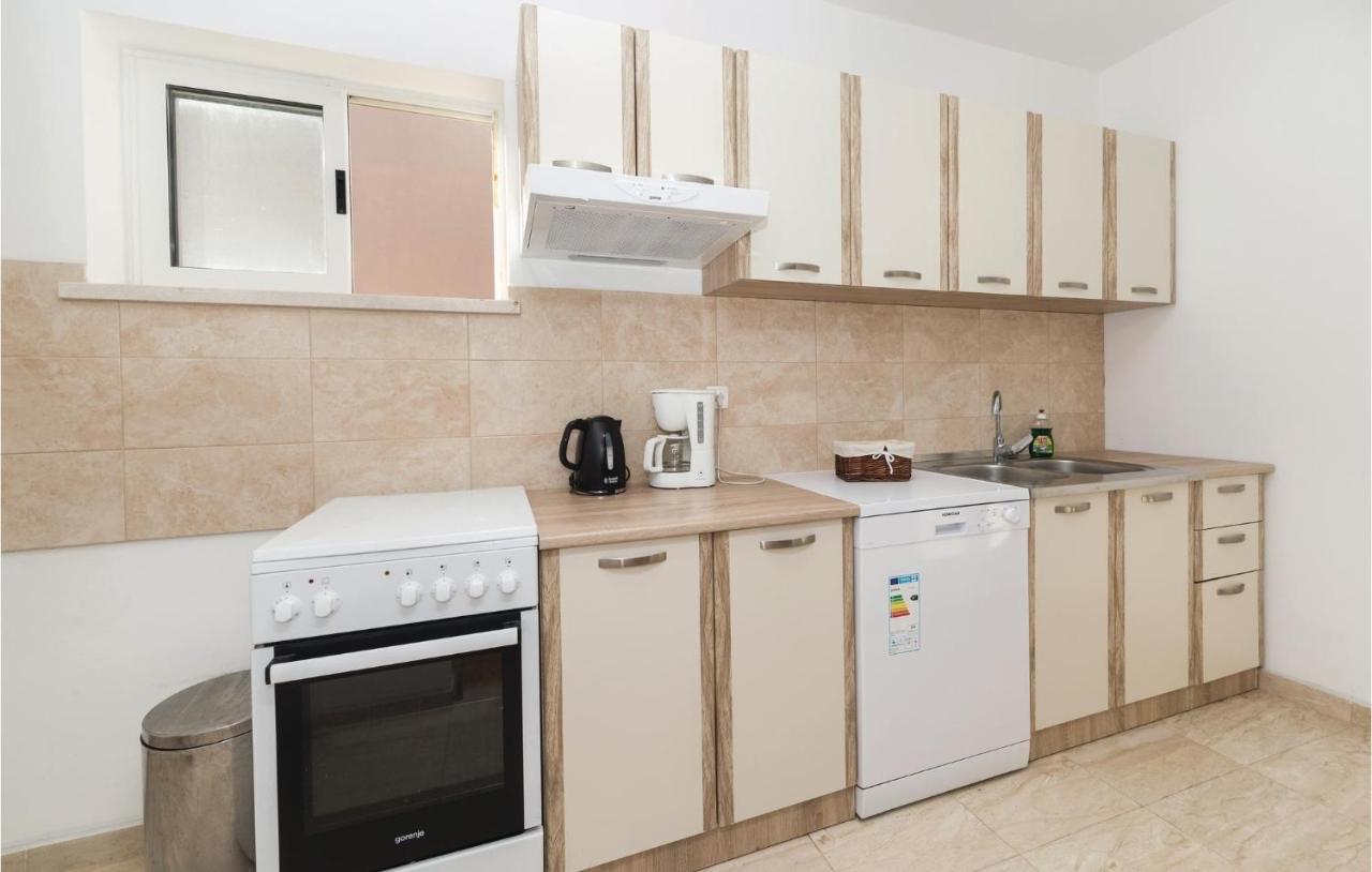 Cozy Apartment In Blace With Wifi Exteriör bild