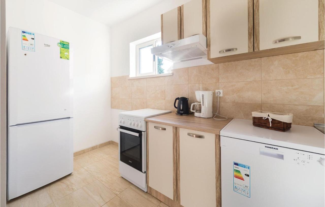 Cozy Apartment In Blace With Wifi Exteriör bild