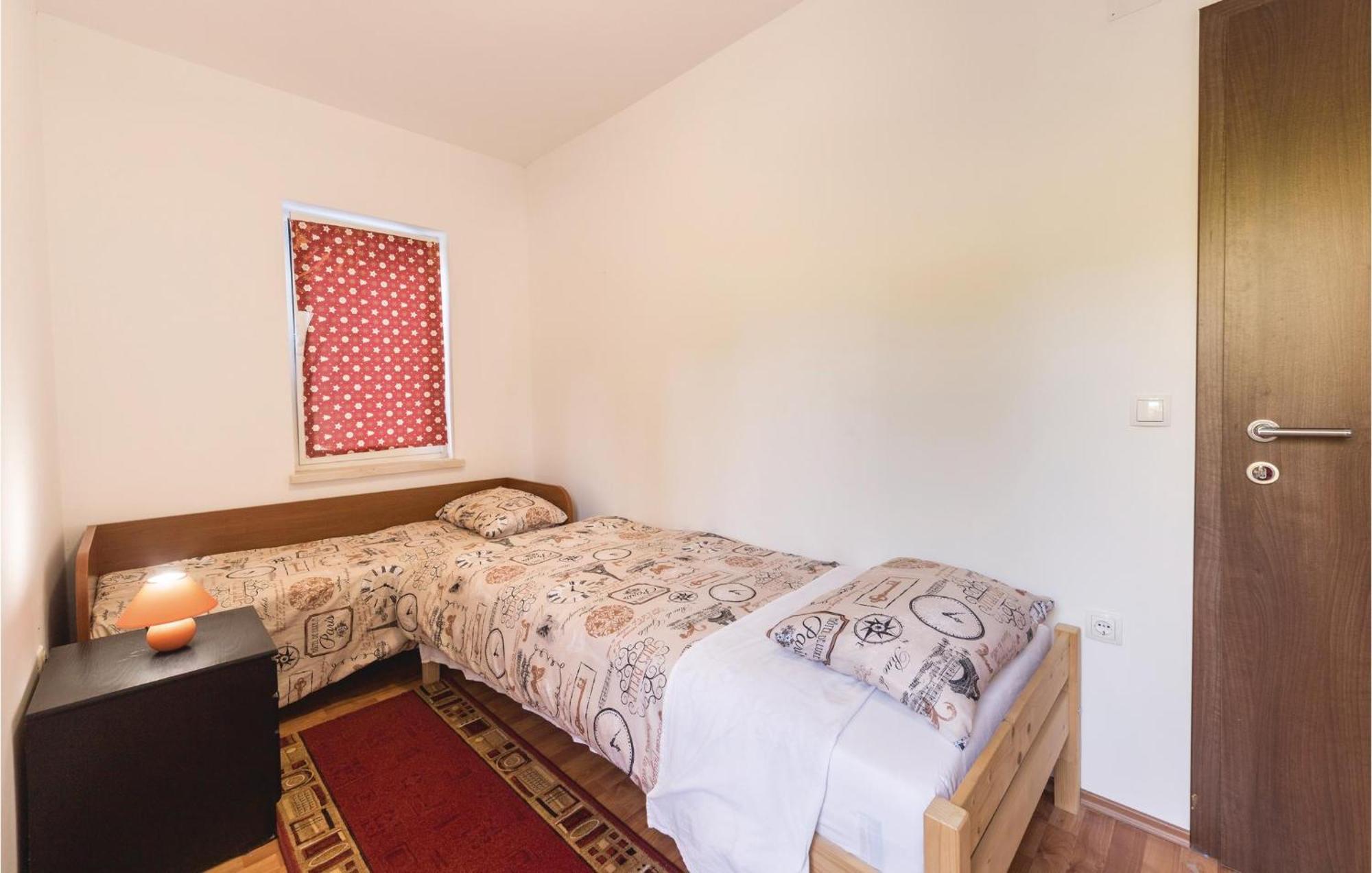 Cozy Apartment In Blace With Wifi Exteriör bild