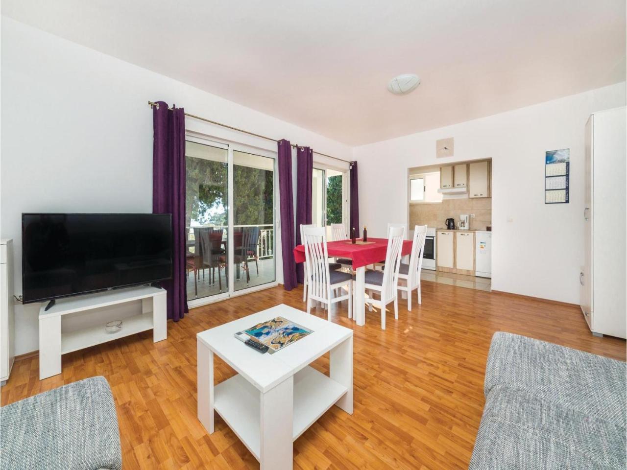 Cozy Apartment In Blace With Wifi Exteriör bild