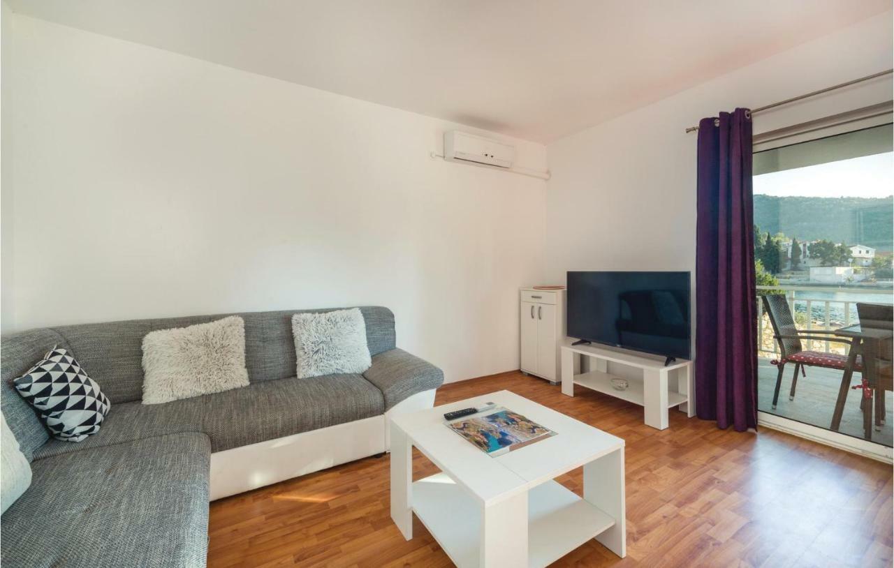 Cozy Apartment In Blace With Wifi Exteriör bild
